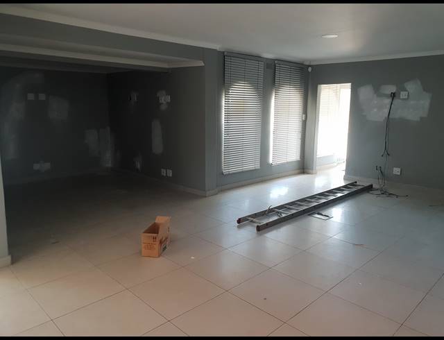 400M² OFFICE RENTED IN EASTLEIGH